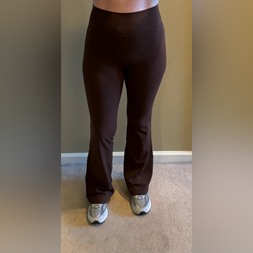 Lululemon Groove High-Rise Flared Pant in Lava Cake Size 6 - Picture 5 of 9